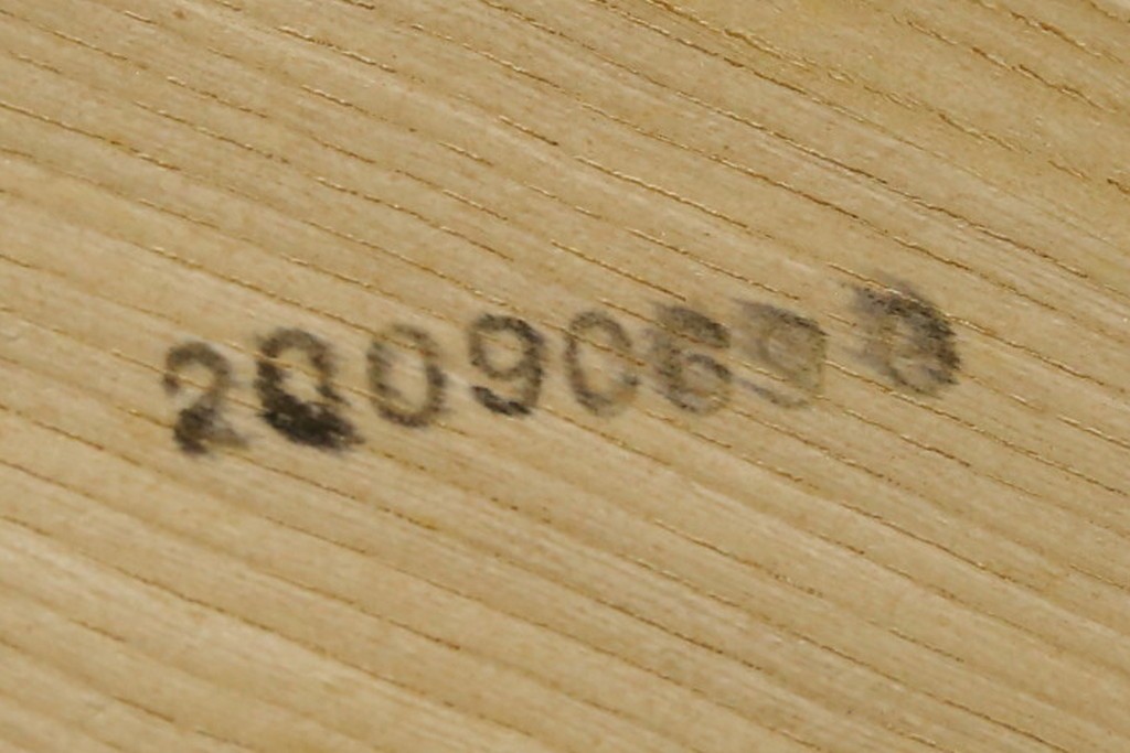 中古　希少な廃番品　欅(ケヤキ)材　コンパクトにまとまる折り畳み式文机　(R-086142)