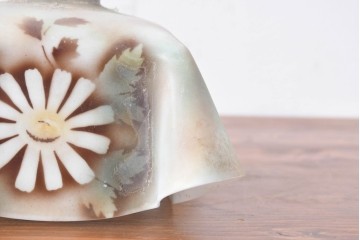 《引っ掛けシーリング式ペンダントライト加工費込み》フランスヴィンテージ　花文様がやさしく浮かぶガラスシェード　(R-086143)