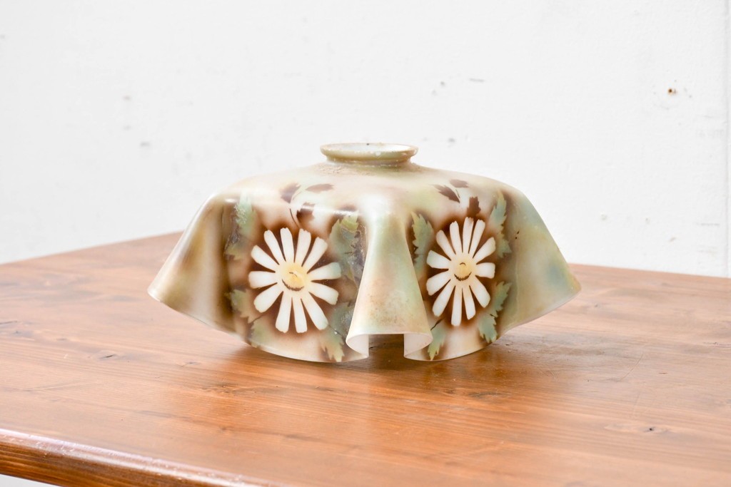 《引っ掛けシーリング式ペンダントライト加工費込み》フランスヴィンテージ　花文様がやさしく浮かぶガラスシェード　(R-086143)