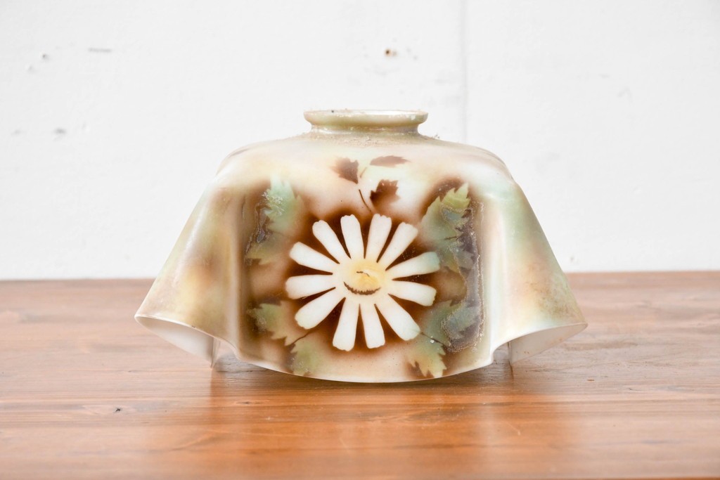 《引っ掛けシーリング式ペンダントライト加工費込み》フランスヴィンテージ　花文様がやさしく浮かぶガラスシェード　(R-086143)