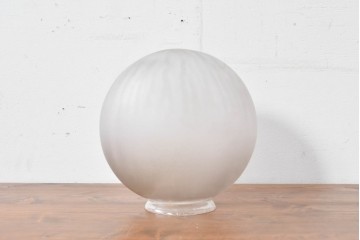 《引っ掛けシーリング式ペンダントライト加工費込み》　和製アンティーク　すりガラスのシンプルな球体型ペンダントライト　(R-086149)