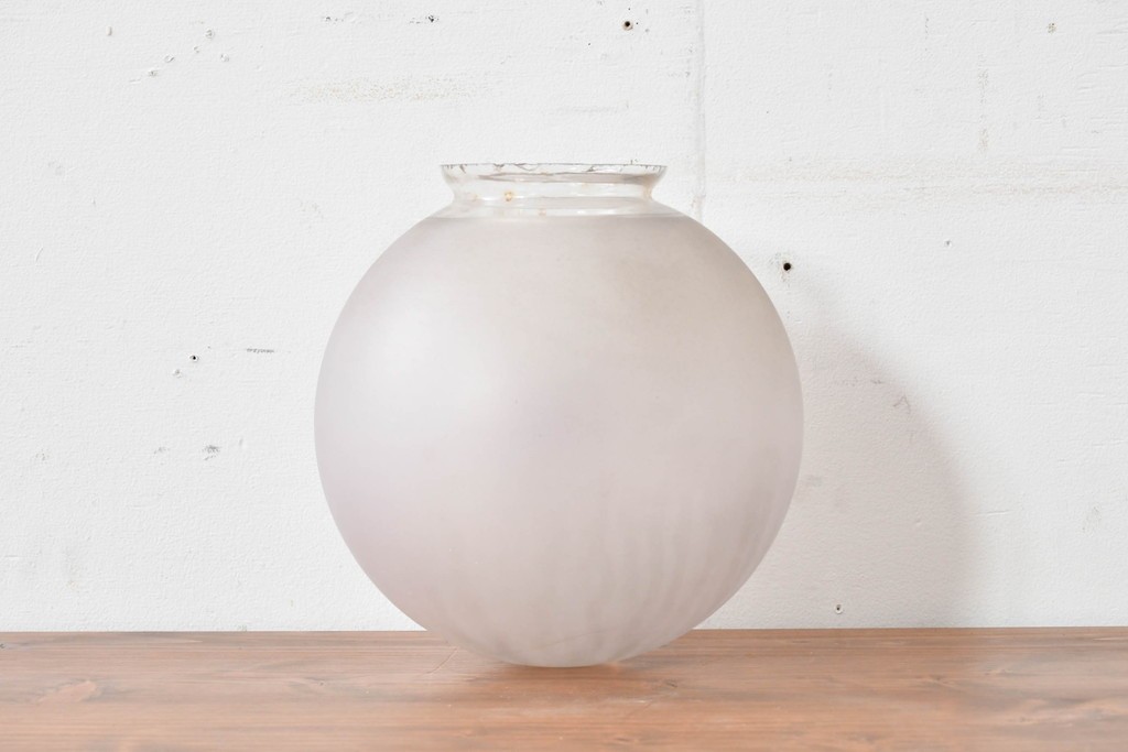 《引っ掛けシーリング式ペンダントライト加工費込み》　和製アンティーク　すりガラスのシンプルな球体型ペンダントライト　(R-086149)