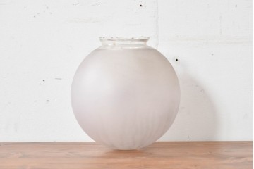 《引っ掛けシーリング式ペンダントライト加工費込み》　和製アンティーク　すりガラスのシンプルな球体型ペンダントライト　(R-086149)