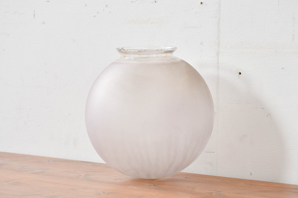 《引っ掛けシーリング式ペンダントライト加工費込み》　和製アンティーク　すりガラスのシンプルな球体型ペンダントライト　(R-086149)