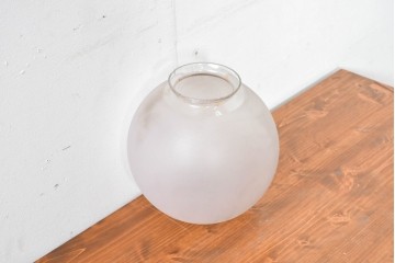 《引っ掛けシーリング式ペンダントライト加工費込み》　和製アンティーク　すりガラスのシンプルな球体型ペンダントライト　(R-086149)