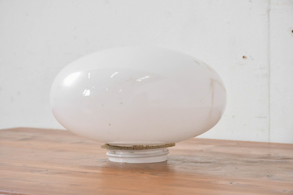 《天井・壁付け照明加工費込み》　和製アンティーク　シンプルな乳白色のオーバル型シーリングライト　(R-086152)