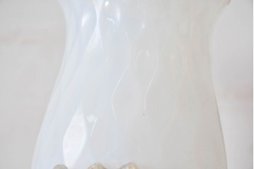 イタリアヴィンテージ　ムラノガラス　職人手作り　繊細な色合いが可愛らしいテーブルスタンド　(R-086175)