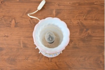 イタリアヴィンテージ　ムラノガラス　職人手作り　繊細な色合いが可愛らしいテーブルスタンド　(R-086175)