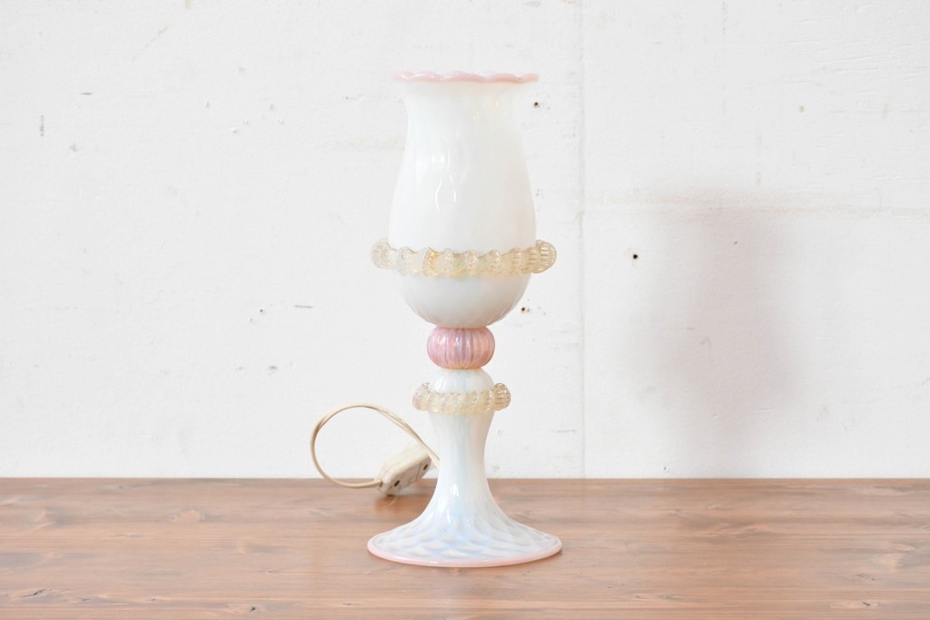 イタリアヴィンテージ　ムラノガラス　職人手作り　繊細な色合いが可愛らしいテーブルスタンド　(R-086175)