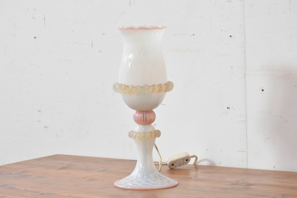 イタリアヴィンテージ　ムラノガラス　職人手作り　繊細な色合いが可愛らしいテーブルスタンド　(R-086175)