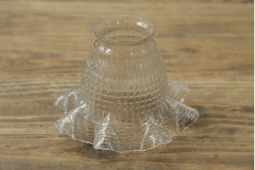 ヨーロッパヴィンテージ　凹凸のある透明ガラスが美しいフリルシェードのペンダントライト　(R-086177)