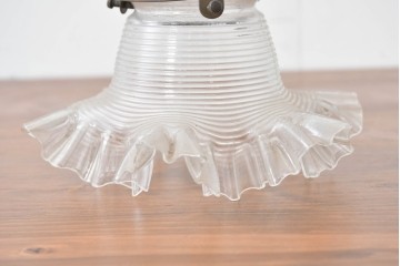 《引っ掛けシーリング式ペンダントライト加工費込み》　ヨーロッパヴィンテージ　花弁のようなフリルシェードが美しい透明ガラスのペンダントライト　(R-086178)