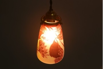 フランスアンティーク　Laflor(ラフロール)ガラス工房　美しい花モチーフのガレ風ペンダントライト　(R-086180)