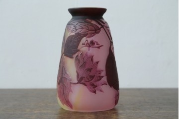 フランスアンティーク　Laflor(ラフロール)ガラス工房　美しい花モチーフのガレ風ペンダントライト　(R-086180)