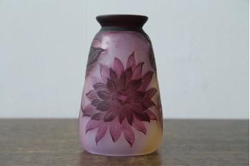 フランスアンティーク　Laflor(ラフロール)ガラス工房　美しい花モチーフのガレ風ペンダントライト　(R-086180)