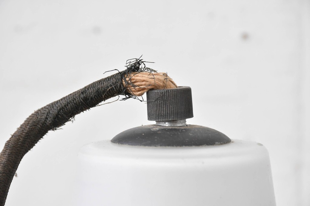 和製ヴィンテージ　昭和後期　ホワイトガラスシェードのペンダントライト　(R-086181)