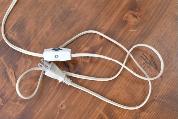 フランスアンティーク　Muller Freres Luneville(ミューラー兄弟)　配色の美しいガラスシェードのテーブルスタンド　(R-086183)