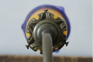 フランスアンティーク　Muller Freres Luneville(ミューラー兄弟)　配色の美しいガラスシェードのテーブルスタンド　(R-086183)