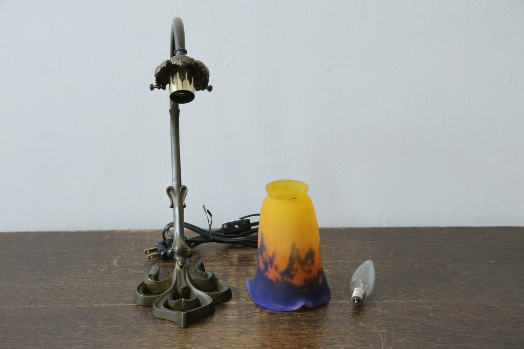 フランスアンティーク　Muller Freres Luneville(ミューラー兄弟)　配色の美しいガラスシェードのテーブルスタンド　(R-086183)