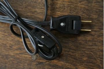 フランスアンティーク　Muller Freres Luneville(ミューラー兄弟)　配色の美しいガラスシェードのテーブルスタンド　(R-086183)