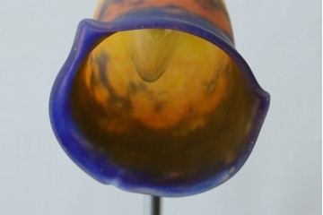 フランスアンティーク　Muller Freres Luneville(ミューラー兄弟)　配色の美しいガラスシェードのテーブルスタンド　(R-086183)