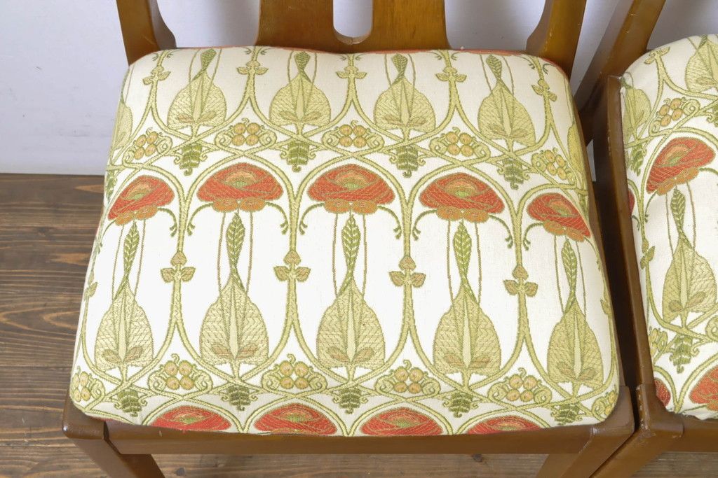 イギリスヴィンテージ　nathan(ネイサン)　ビーチ材　目を惹くボタニカル柄ファブリックのダイニングチェア3脚セット　(R-086186)