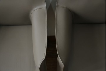 中古　超美品　Cassina(カッシーナ)　MARIO BELLINI(マリオベリーニ)　なめらかな質感の厚革製413CAB(キャブ)アームチェア2脚セット　定価(2脚合計)約100万円　(R-086189)