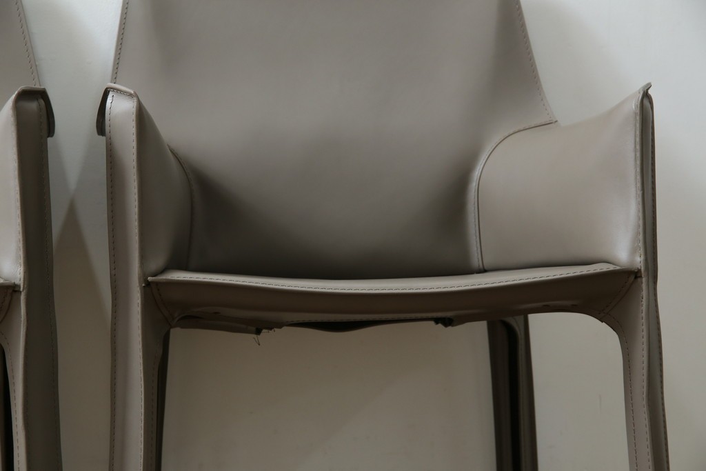 中古　超美品　Cassina(カッシーナ)　MARIO BELLINI(マリオベリーニ)　なめらかな質感の厚革製413CAB(キャブ)アームチェア2脚セット　定価(2脚合計)約100万円　(R-086189)