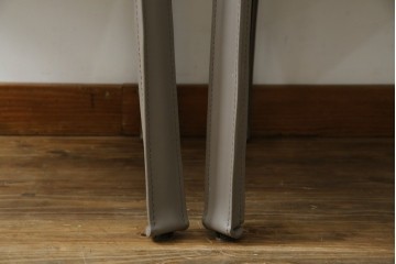 中古　超美品　Cassina(カッシーナ)　MARIO BELLINI(マリオベリーニ)　なめらかな質感の厚革製413CAB(キャブ)アームチェア2脚セット　定価(2脚合計)約100万円　(R-086189)