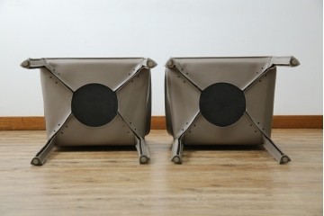 中古　超美品　Cassina(カッシーナ)　MARIO BELLINI(マリオベリーニ)　なめらかな質感の厚革製413CAB(キャブ)アームチェア2脚セット　定価(2脚合計)約100万円　(R-086189)