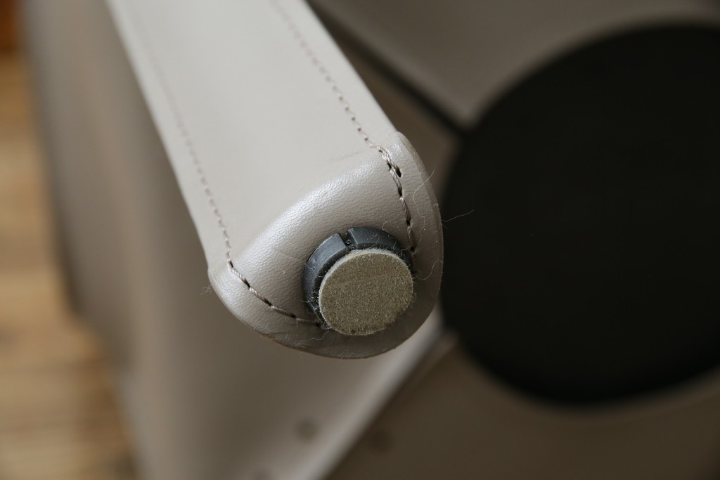 中古　超美品　Cassina(カッシーナ)　MARIO BELLINI(マリオベリーニ)　なめらかな質感の厚革製413CAB(キャブ)アームチェア2脚セット　定価(2脚合計)約100万円　(R-086189)