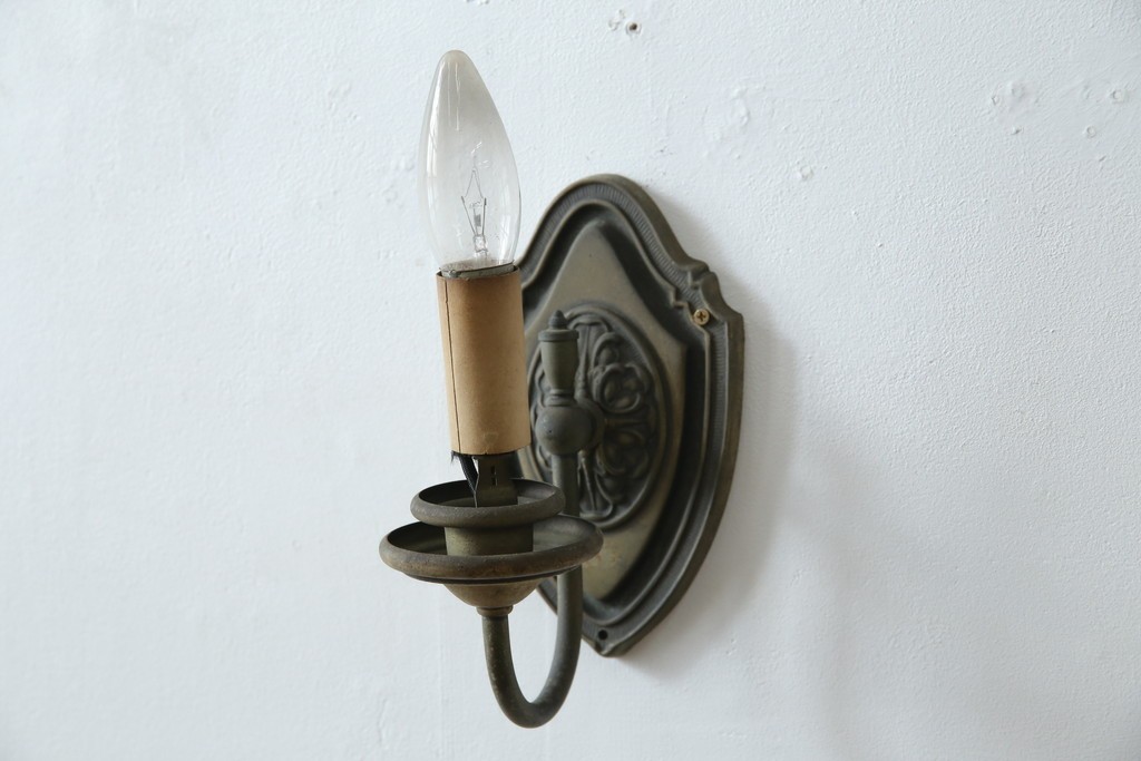 アメリカヴィンテージ　クラシカルな蝋燭型のウォールライト　(R-086192)