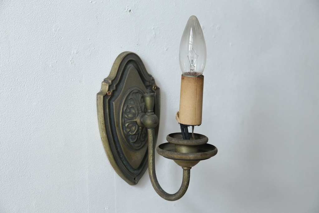 アメリカヴィンテージ　クラシカルな蝋燭型のウォールライト　(R-086192)