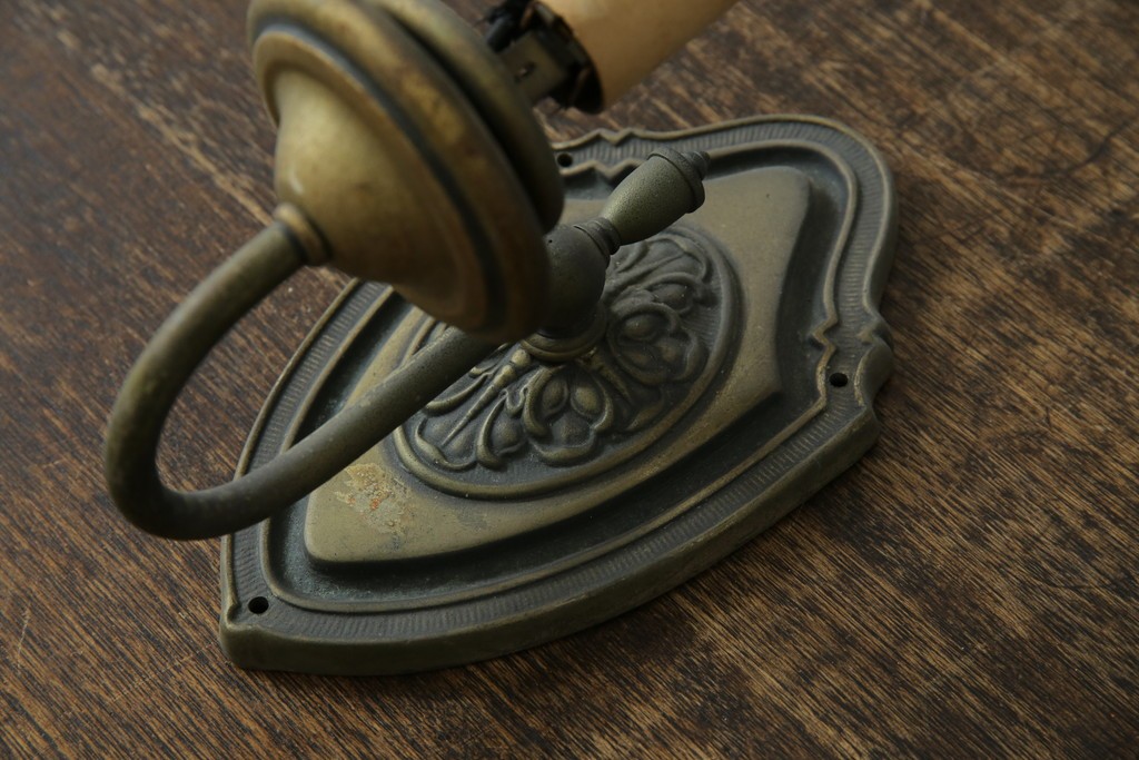 アメリカヴィンテージ　クラシカルな蝋燭型のウォールライト　(R-086192)