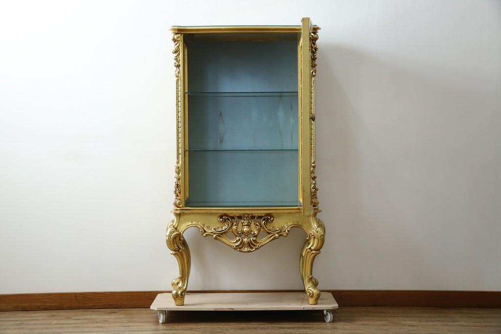 中古　美品　イタリア高級家具　SILIK(シリック)　ロココ調の彫刻とゴールドカラーが豪華なキャビネット　定価約180万円　(R-086193)