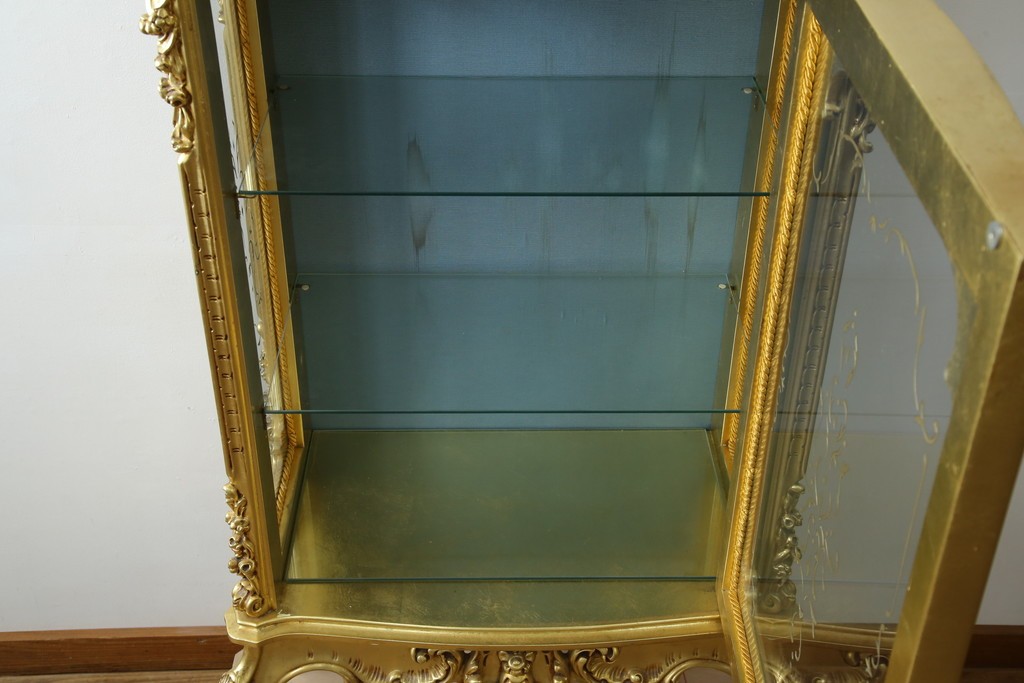 中古　美品　イタリア高級家具　SILIK(シリック)　ロココ調の彫刻とゴールドカラーが豪華なキャビネット　定価約180万円　(R-086193)
