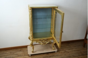 中古　美品　イタリア高級家具　SILIK(シリック)　ロココ調の彫刻とゴールドカラーが豪華なキャビネット　定価約180万円　(R-086193)