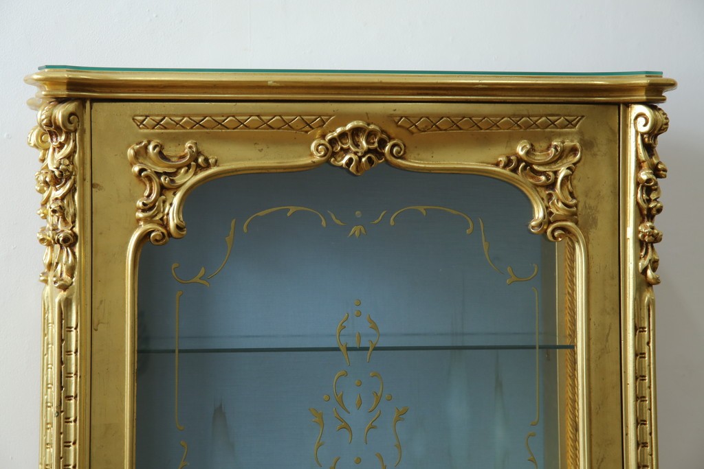 中古　美品　イタリア高級家具　SILIK(シリック)　ロココ調の彫刻とゴールドカラーが豪華なキャビネット　定価約180万円　(R-086193)