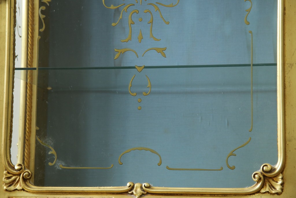 中古　美品　イタリア高級家具　SILIK(シリック)　ロココ調の彫刻とゴールドカラーが豪華なキャビネット　定価約180万円　(R-086193)