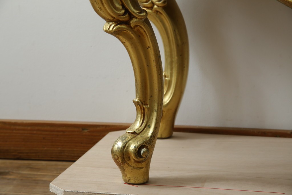 中古　美品　イタリア高級家具　SILIK(シリック)　ロココ調の彫刻とゴールドカラーが豪華なキャビネット　定価約180万円　(R-086193)