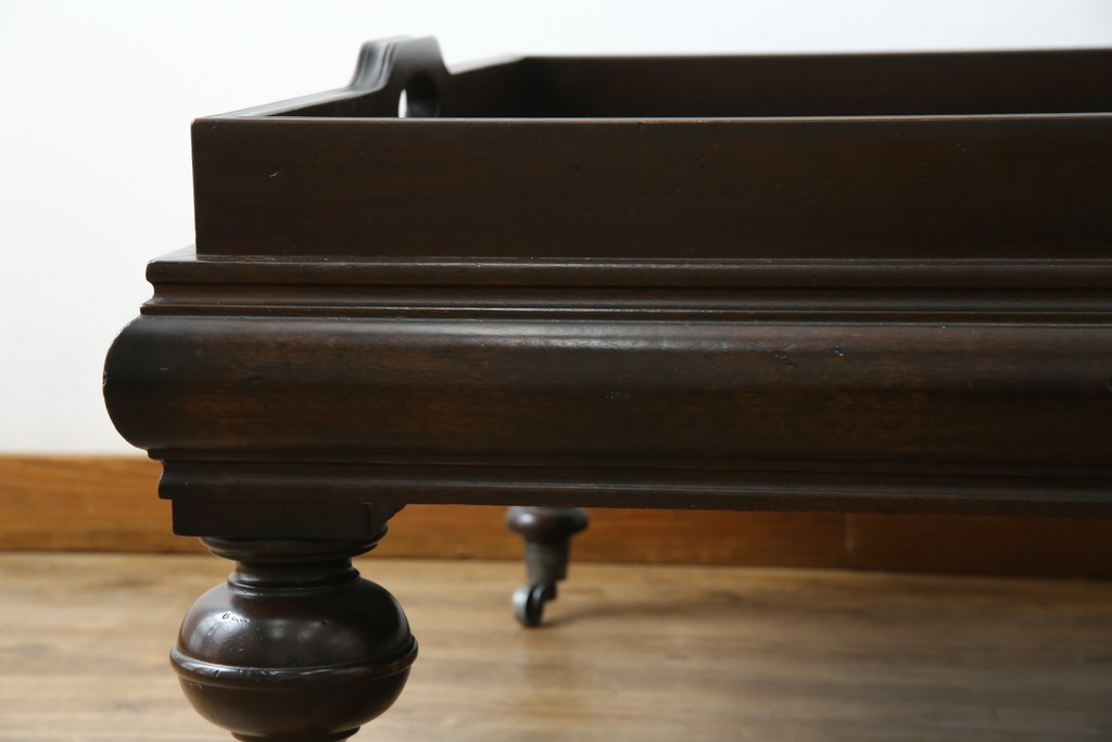 中古　Ralph Lauren Home(ラルフローレンホーム)　New Bohemian Coffee Table　丸みのあるバルボス脚が印象的なローテーブル　(R-086194)