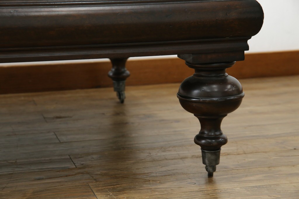 中古　Ralph Lauren Home(ラルフローレンホーム)　New Bohemian Coffee Table　丸みのあるバルボス脚が印象的なローテーブル　(R-086194)