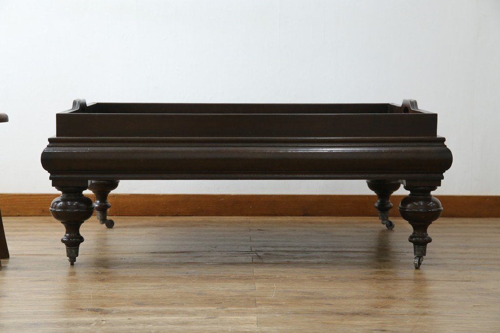 中古　Ralph Lauren Home(ラルフローレンホーム)　New Bohemian Coffee Table　丸みのあるバルボス脚が印象的なローテーブル　(R-086194)