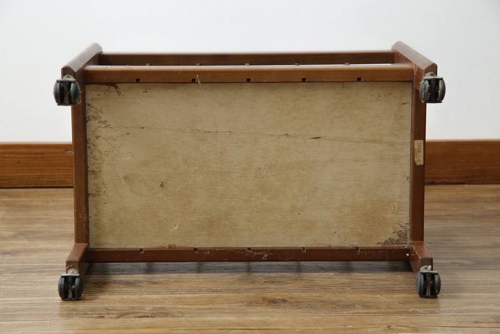 和製ヴィンテージ　オールドカリモク　カリモク家具(karimoku)　仕切り構造ですっきり収納できるキャスター付きマガジンラック　(R-086195)