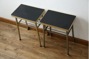 和製ヴィンテージ　華奢なメタリックフレームが印象的なサイドテーブル2点セット　(R-086196)