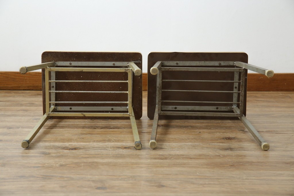 和製ヴィンテージ　華奢なメタリックフレームが印象的なサイドテーブル2点セット　(R-086196)