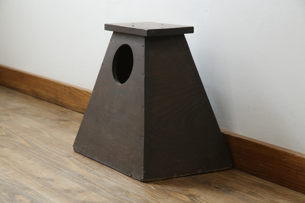 和製アンティーク　明治大正期　古道具の味わいが感じられる昔ながらの踏み台　(R-086197)