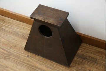 和製アンティーク　明治大正期　古道具の味わいが感じられる昔ながらの踏み台　(R-086197)