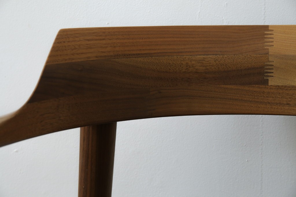 中古　美品　キタニ(KITANI)　IE-01　ウォールナット材　スタイリッシュな本革シートのアームチェア　(R-086199)