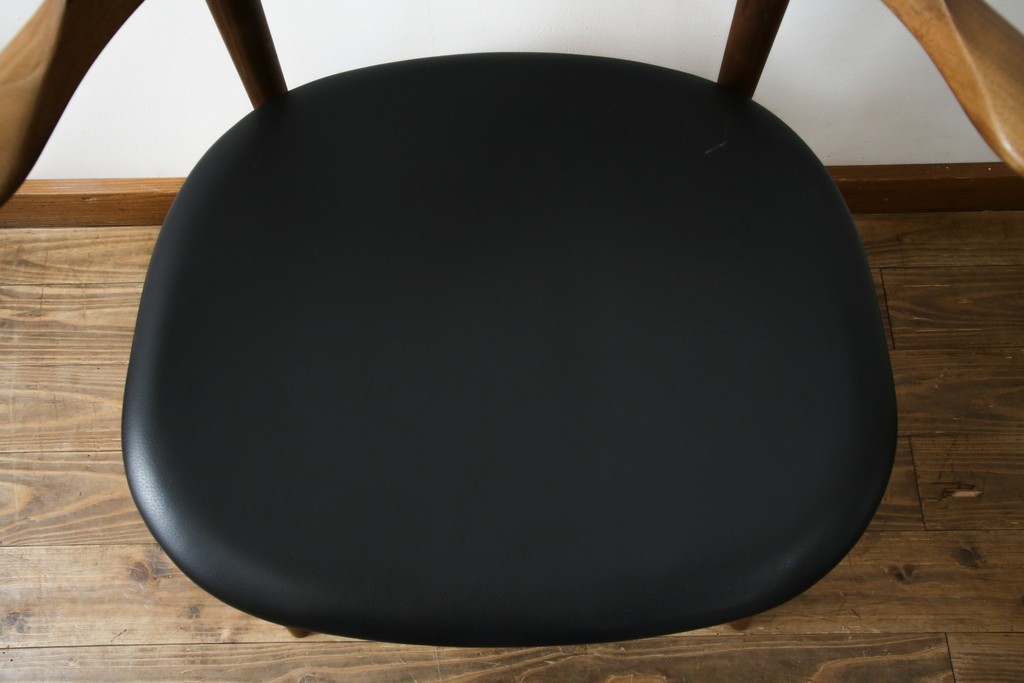 中古　美品　キタニ(KITANI)　IE-01　ウォールナット材　スタイリッシュな本革シートのアームチェア　(R-086199)